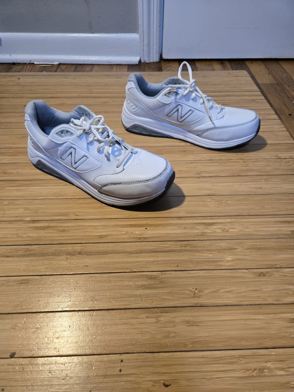 New Balance Men White Lace-Up Sneakers